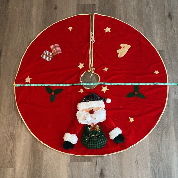 Christmas Tree Skirt - Picture 3 of 4